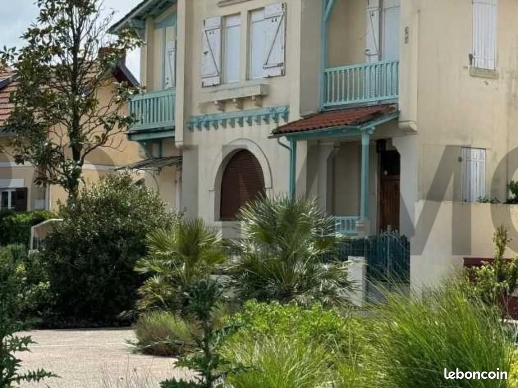 2 bedrooms House in Arcachon, France No. 204008