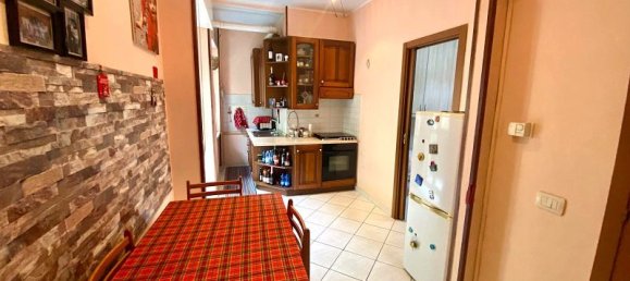 Studio in Bresso, Italy, Nr. 2386 3