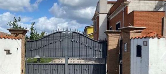 5 rooms Apartment in Pomezia, Italy No. 4525 14