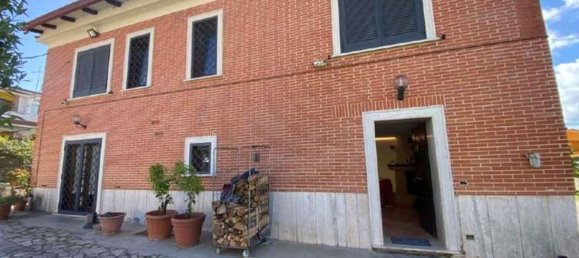 5 rooms Apartment in Pomezia, Italy No. 4525 18