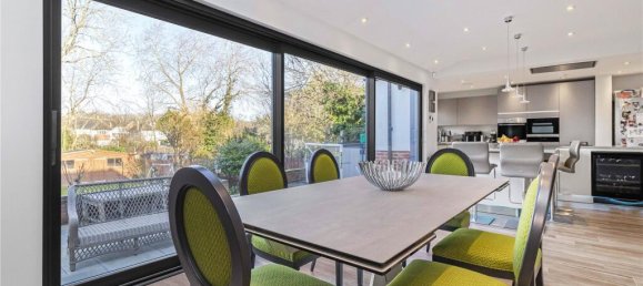 3 bedrooms House in London, United Kingdom No. 6612 17