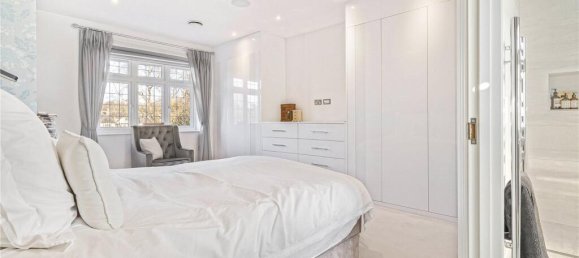 3 bedrooms House in London, United Kingdom No. 6612 23