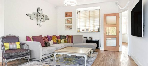 3 bedrooms House in London, United Kingdom No. 6612 6