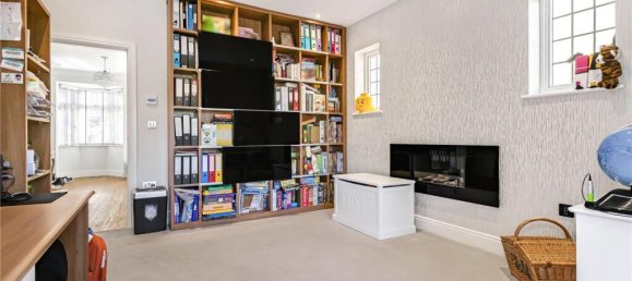 3 bedrooms House in London, United Kingdom No. 6612 15