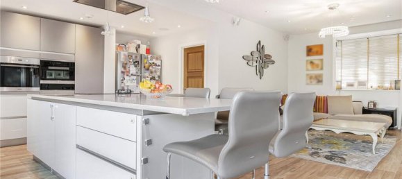 3 bedrooms House in London, United Kingdom No. 6612 10