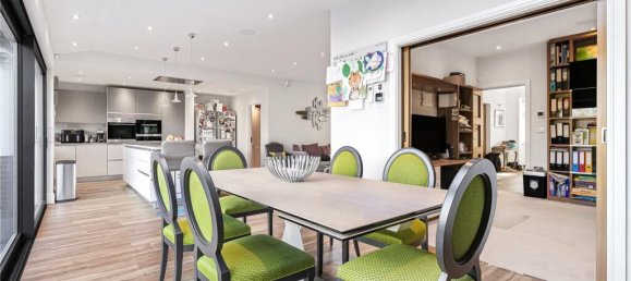 3 bedrooms House in London, United Kingdom No. 6612 11