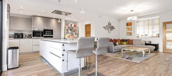 3 bedrooms House in London, United Kingdom No. 6612 4