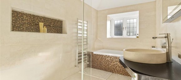 3 bedrooms House in London, United Kingdom No. 6612 19