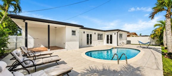 5 dormitorios villa en venta en Miami, Miami-Dade, Florida, USA № 614930 10