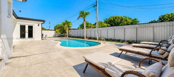 5 dormitorios villa en venta en Miami, Miami-Dade, Florida, USA № 614930 5