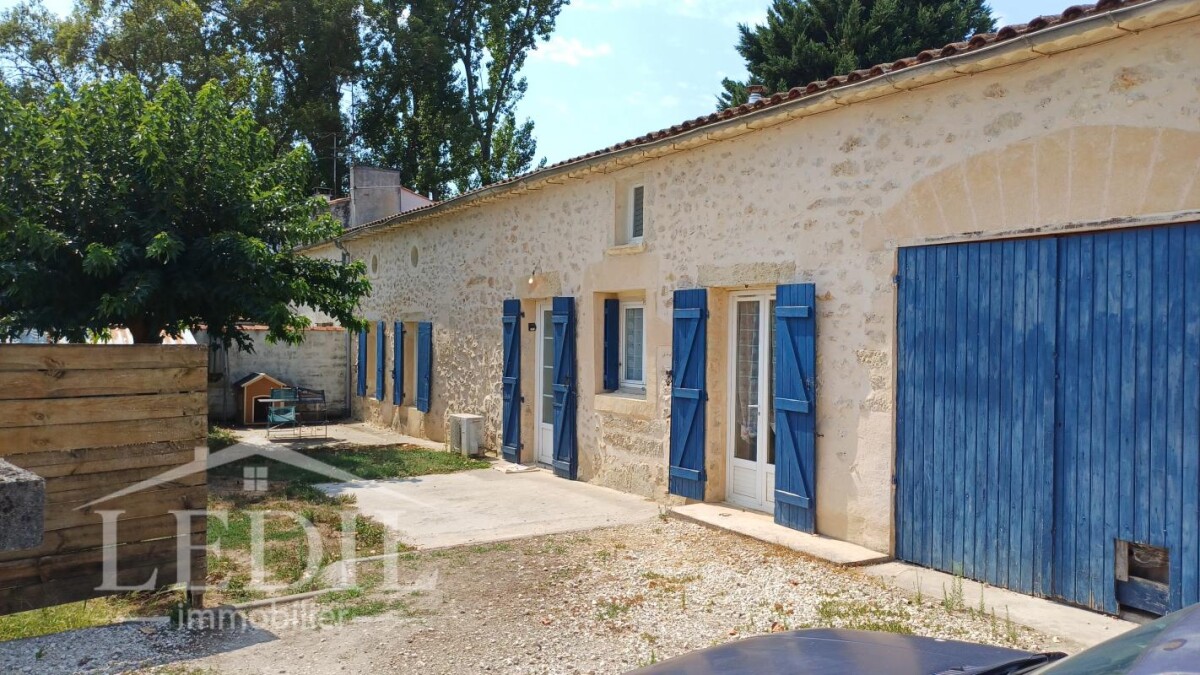 2 bedrooms House in Gironde, France No. 336534