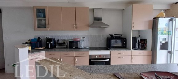 2 bedrooms House in Gironde, France No. 336534 3