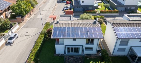 3 Schlafzimmer Villa in Udine, Italy, Nr. 366057 2