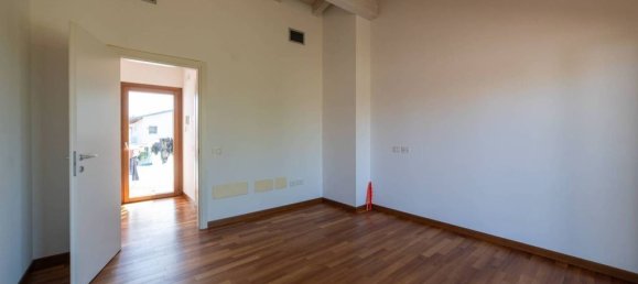 3 Schlafzimmer Villa in Udine, Italy, Nr. 366057 45