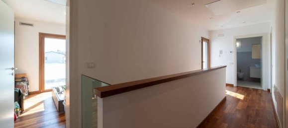 3 Schlafzimmer Villa in Udine, Italy, Nr. 366057 13