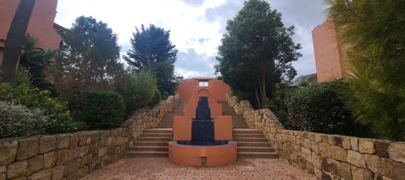 Apartamento de 2 dormitorios en Marbella, Spain No. 42061 2