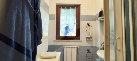4 rooms Villa in Rome, Italy No. 28368 28