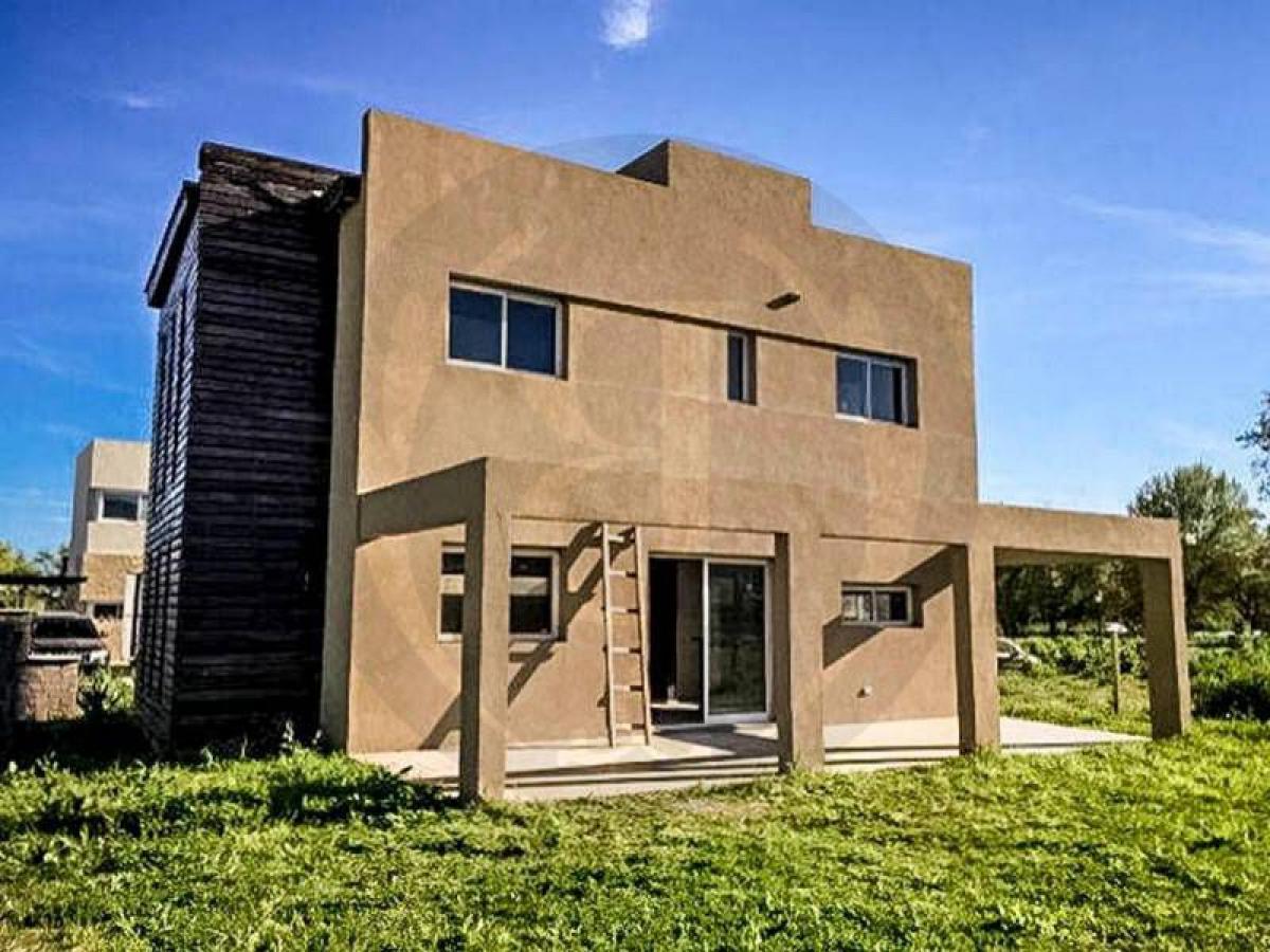 3 bedrooms House in Pilar, Argentina No. 70548