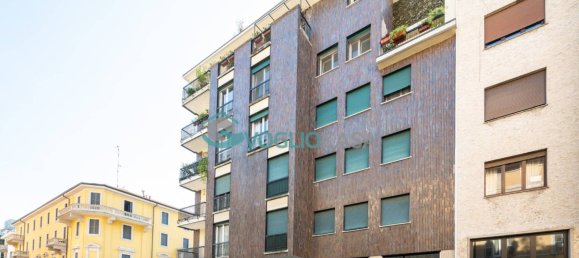 1 bedroom Apartment in Milan, Italy No. 342848 2
