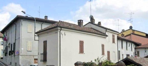 5 rooms House in Ozzano Monferrato, Italy No. 165928 5
