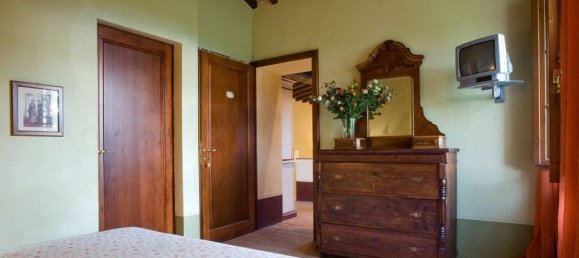 8 bedrooms House in Sarteano, Italy No. 81983 25