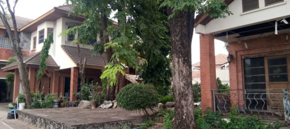 4 bedrooms Cafe / restaurant in Bangkok, Thailand No. 1126 28