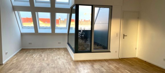 4 rooms Apartment in Prenzlauer Berg, Germany No. 68864 10
