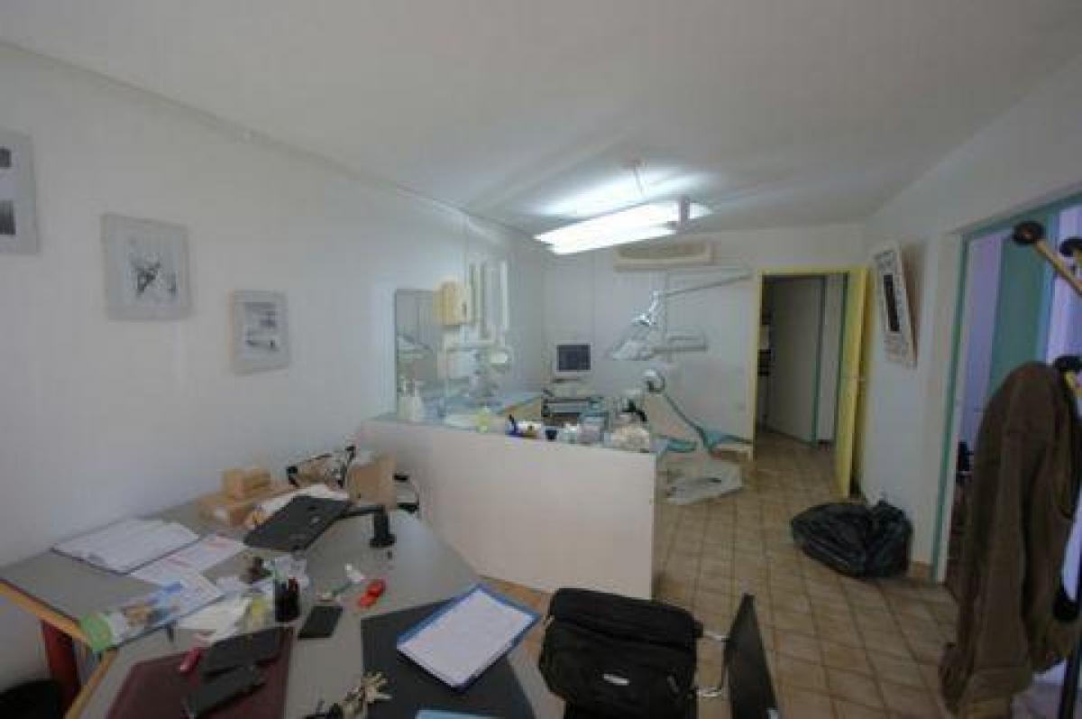 Condominio de 2 dormitorios en Nimes, France No. 34604