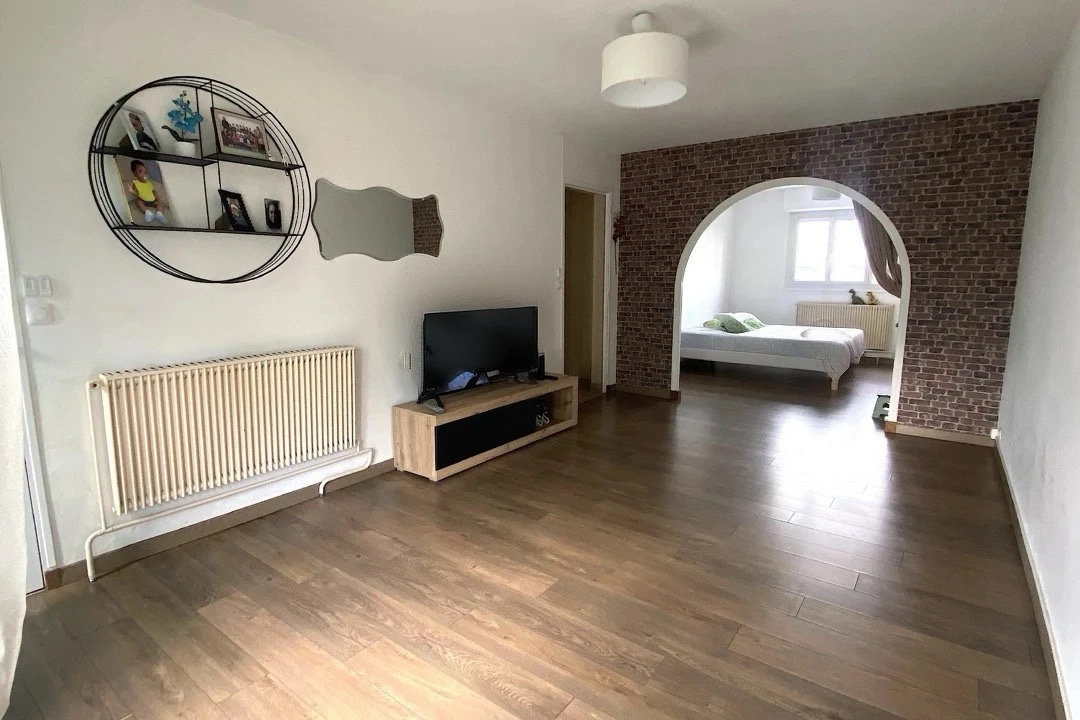 Apartamento de 2 dormitorios en Saint-Jean-de-la-Ruelle, France No. 161147