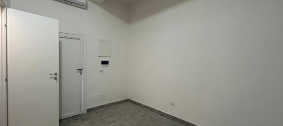 Studio in Naples, Italy No. 147817 6
