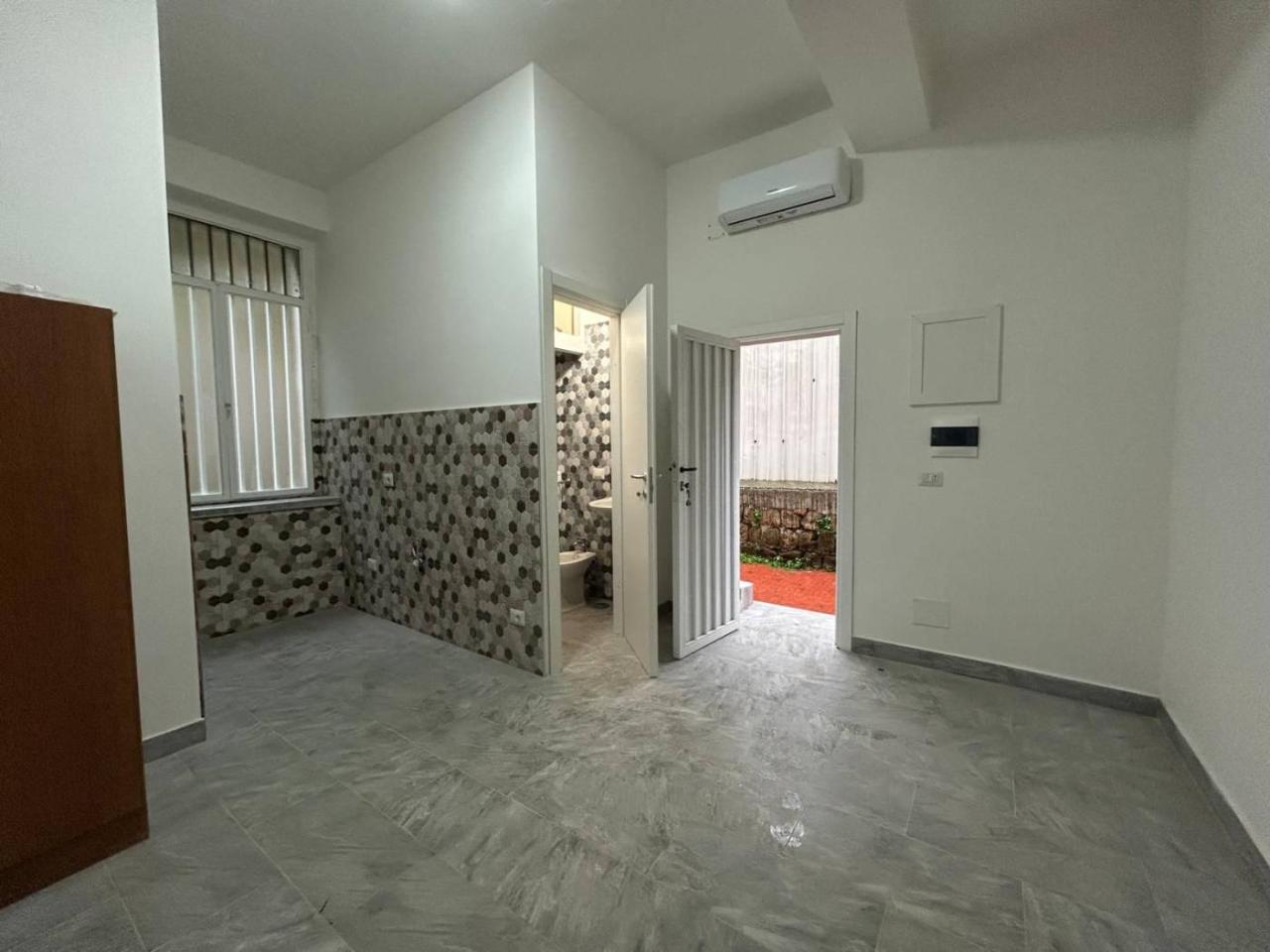 Studio in Naples, Italy No. 147817