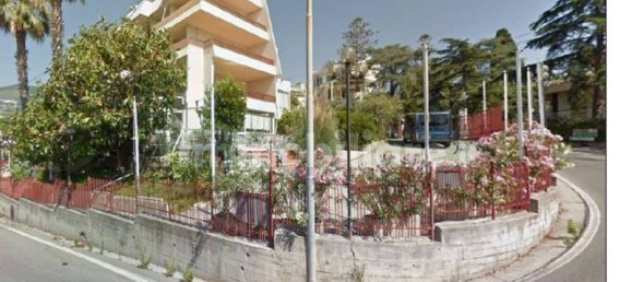 Отель, гостиница с 5 комнатами в Санремо, Италия № 267260 8