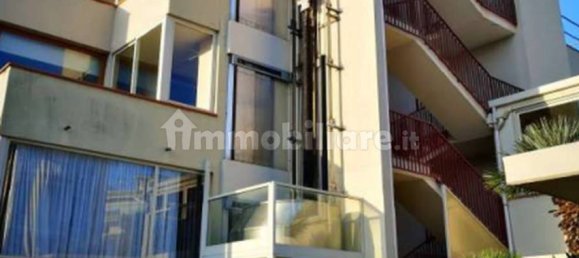 Отель, гостиница с 5 комнатами в Санремо, Италия № 267260 5