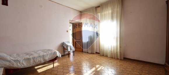8 rooms House in Casorate Sempione, Italy No. 153908 25