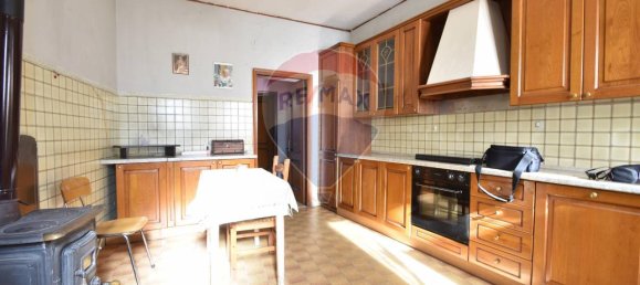 8 rooms House in Casorate Sempione, Italy No. 153908 6