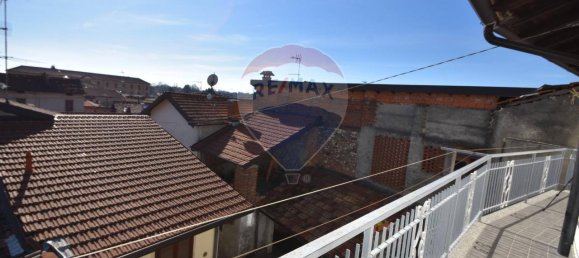 8 rooms House in Casorate Sempione, Italy No. 153908 10
