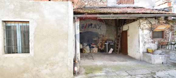 8 rooms House in Casorate Sempione, Italy No. 153908 28