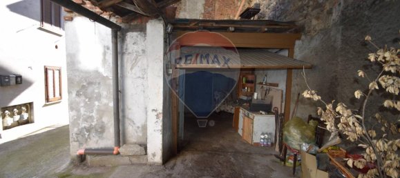 8 rooms House in Casorate Sempione, Italy No. 153908 26