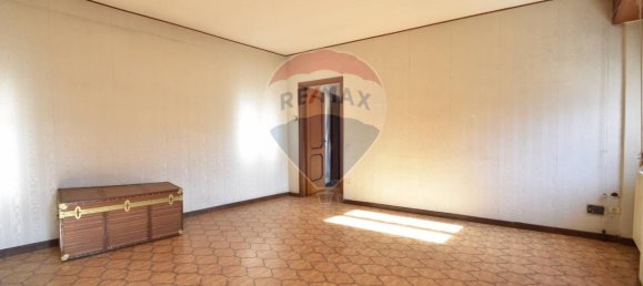 8 rooms House in Casorate Sempione, Italy No. 153908 22