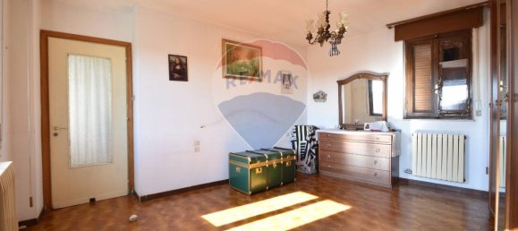 8 rooms House in Casorate Sempione, Italy No. 153908 12