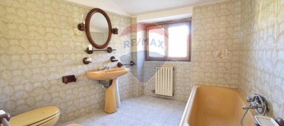 8 rooms House in Casorate Sempione, Italy No. 153908 18