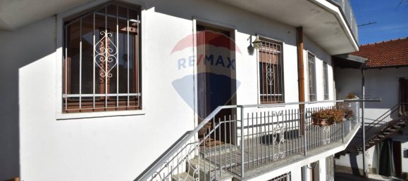 8 rooms House in Casorate Sempione, Italy No. 153908 2