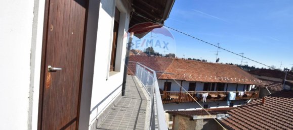 8 rooms House in Casorate Sempione, Italy No. 153908 9