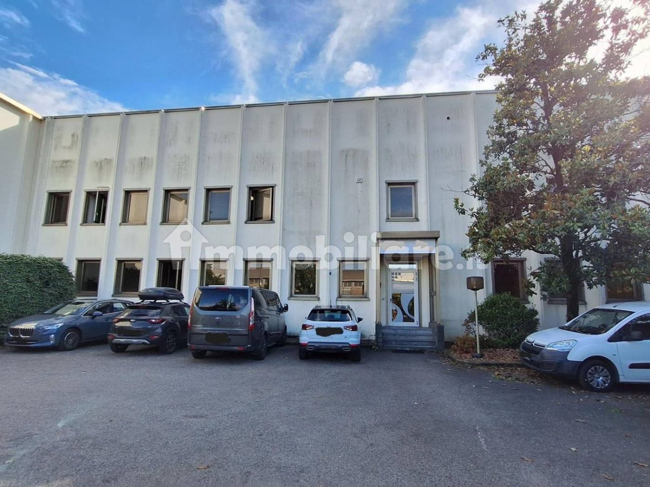 2957m² Warehouse in Baranzate, Italy No. 311102