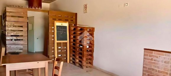 163m² Commercial property in Tortoreto, Italy No. 271770 18