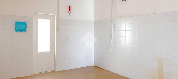 163m² Commercial property in Tortoreto, Italy No. 271770 14