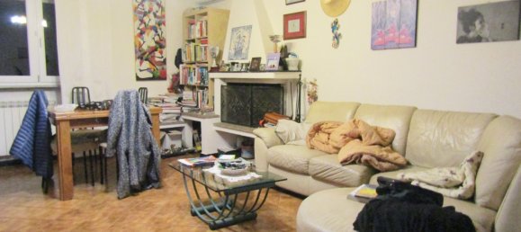 3 bedrooms Apartment in Carrara, Italy No. 192976 2