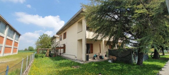 2 bedrooms Apartment in Fontevivo, Italy No. 228850 19