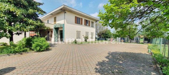 2 bedrooms Apartment in Fontevivo, Italy No. 228850 13