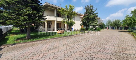 2 bedrooms Apartment in Fontevivo, Italy No. 228850 17